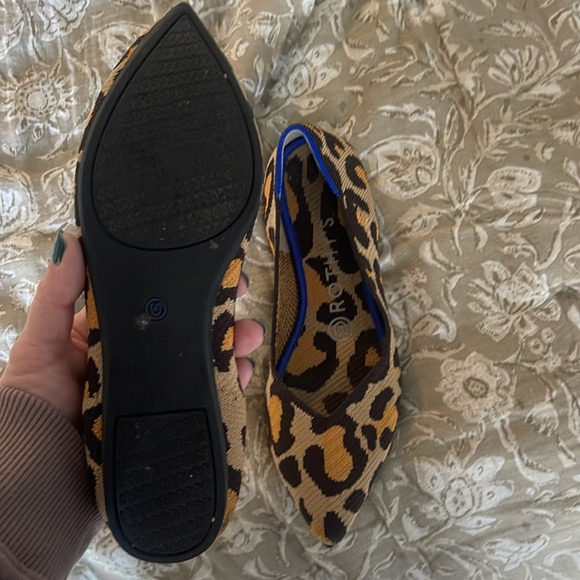Like new! Rothys pointed black/black animal print flats - Picture 3 of 3
